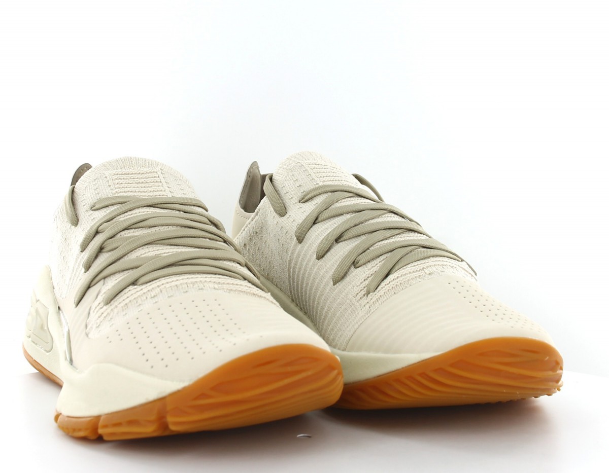 Under Armour Curry 4 Low Beige Cream-Gomme