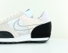 Nike Daybreak type blanc noir beige