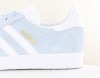 Adidas Gazelle bleu ciel blanc or