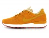 Nike air berwuda premium desert-ochre-camel