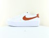 Nike Blazer low platform blanc orange craquelé