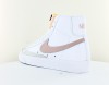 Nike Blazer mid '77 blanc rose