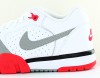 Nike Cross trainer low blanc gris infrared