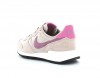 Nike Internationalist femme beige violet rose