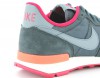 Nike Internationalist femme GRIS/FUSHIA