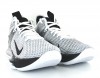 Nike Lebron witness IV blanc noir blanc