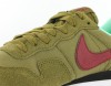 Nike Pegasus 83 femme vert/kaki/rouge