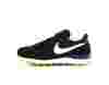 Nike Internationalist noir blanc gris gomme