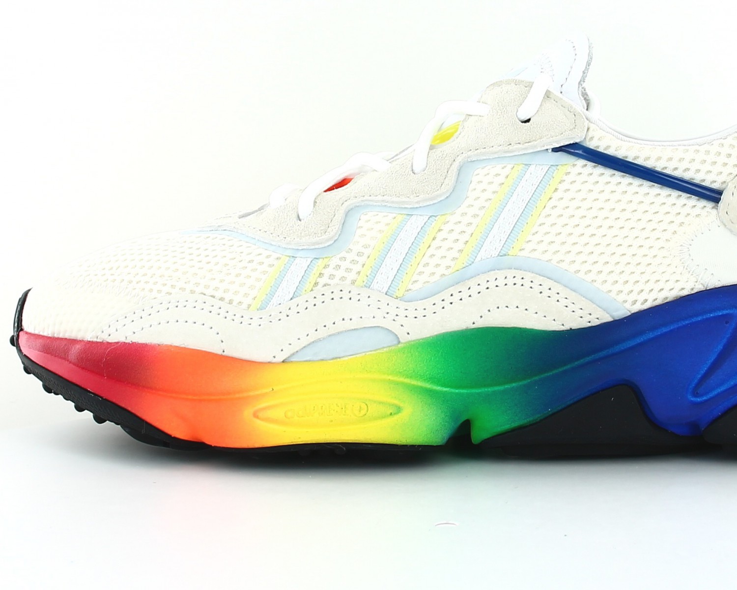 Chaussure ozweego pride store