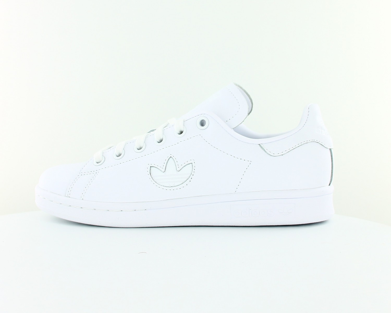 logo stan smith