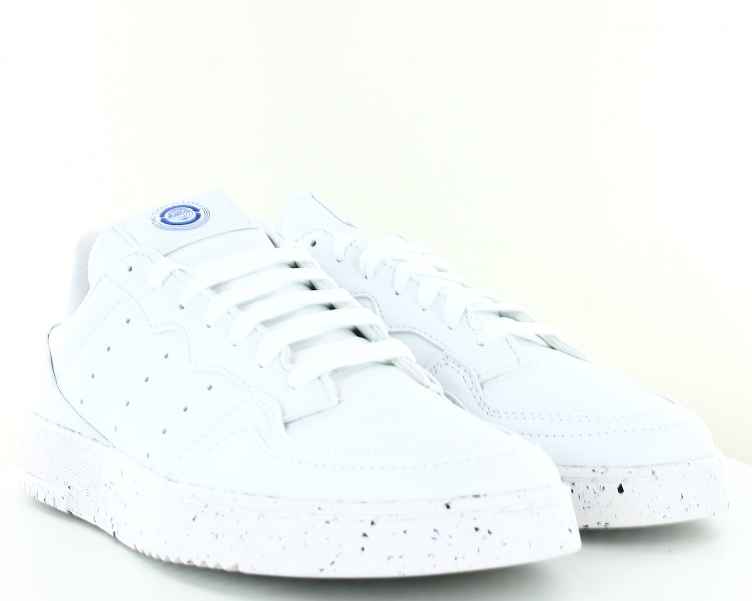 Adidas supercourt clean classics deals
