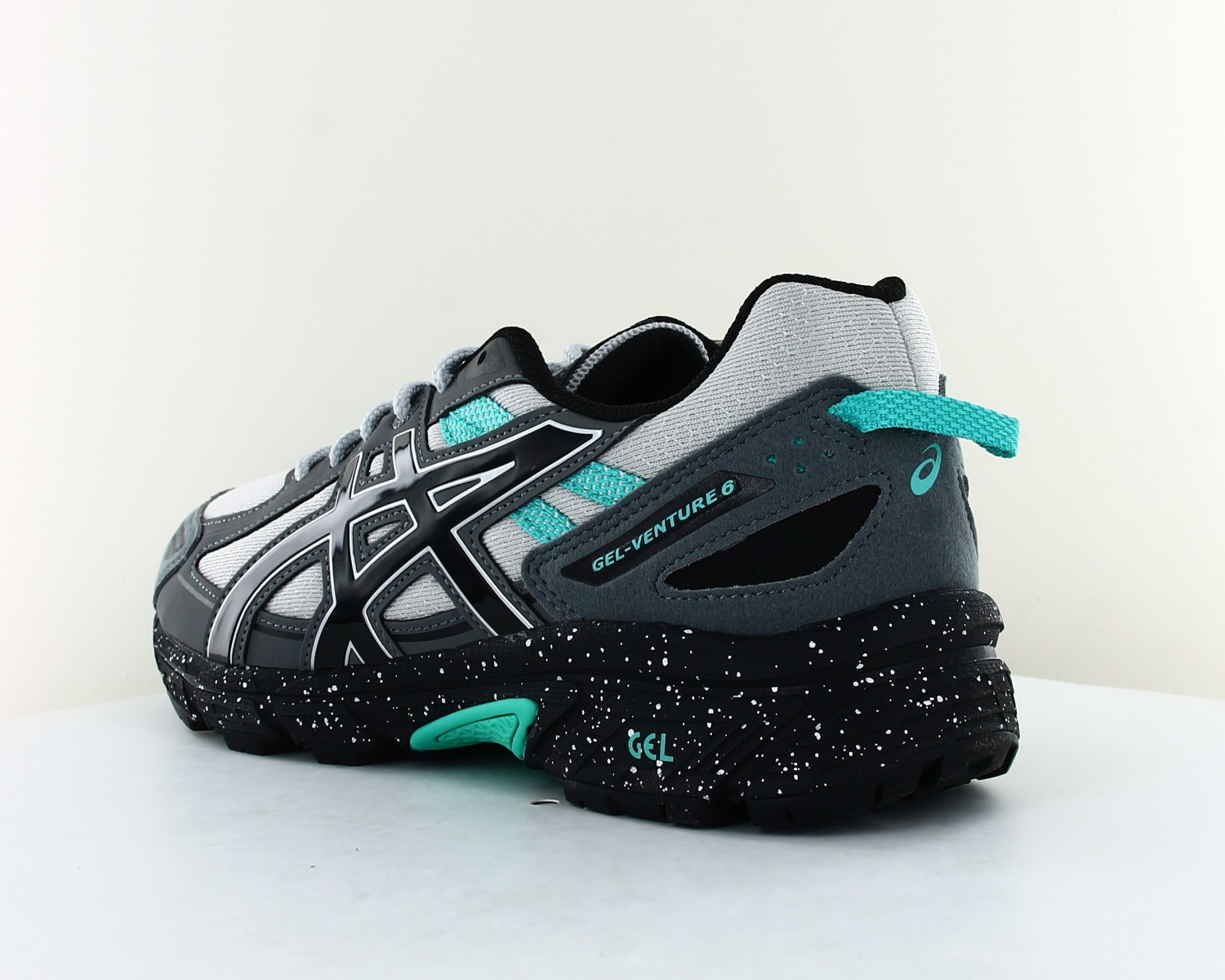 Asics grise et bleu deals