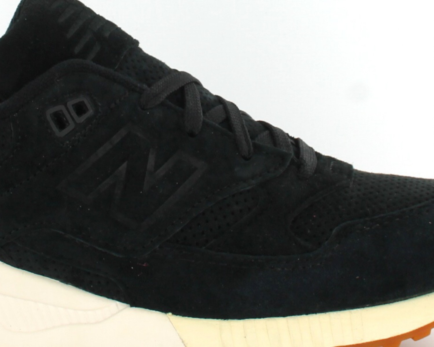 new balance noir nubuck