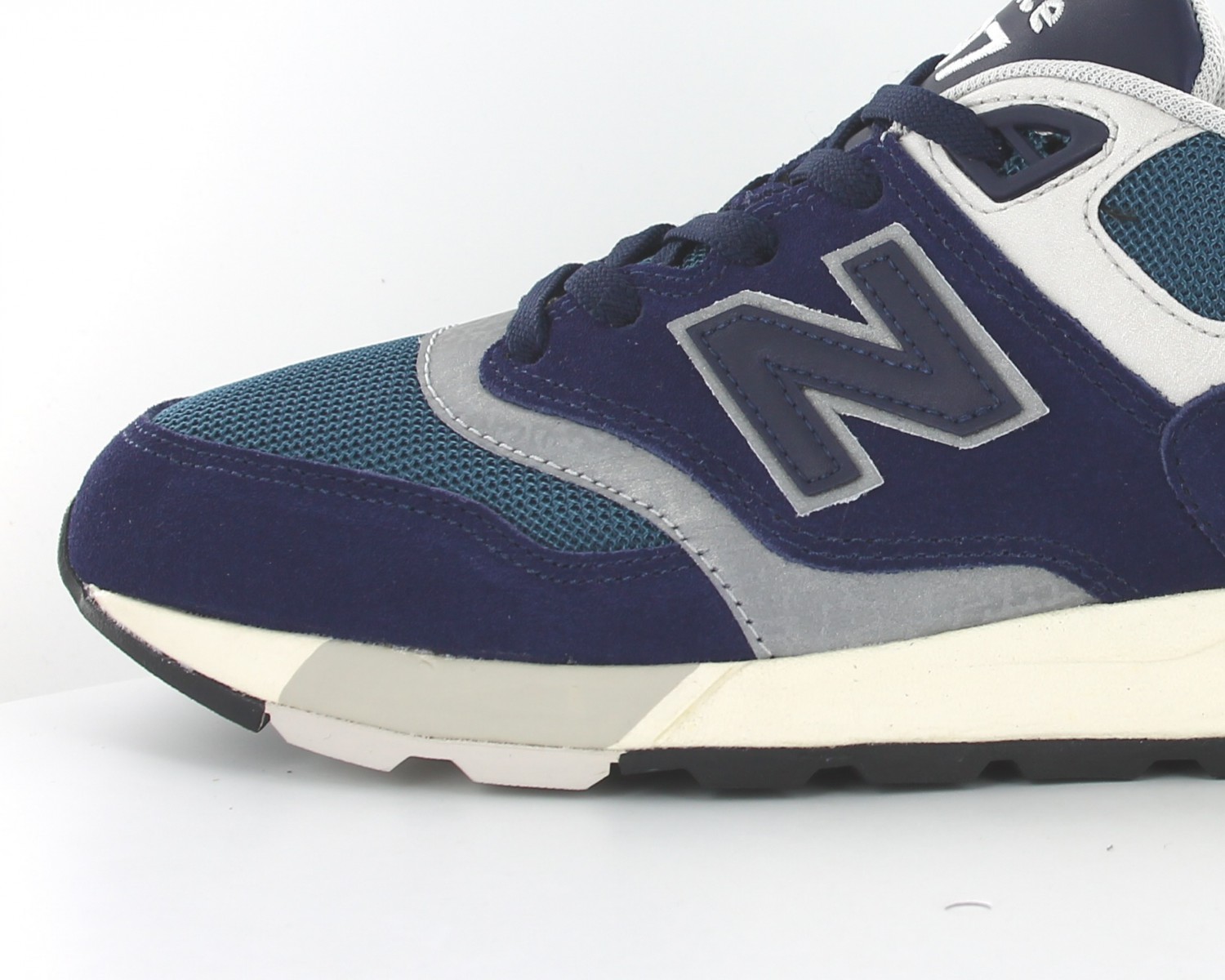 new balance 597 beige marine