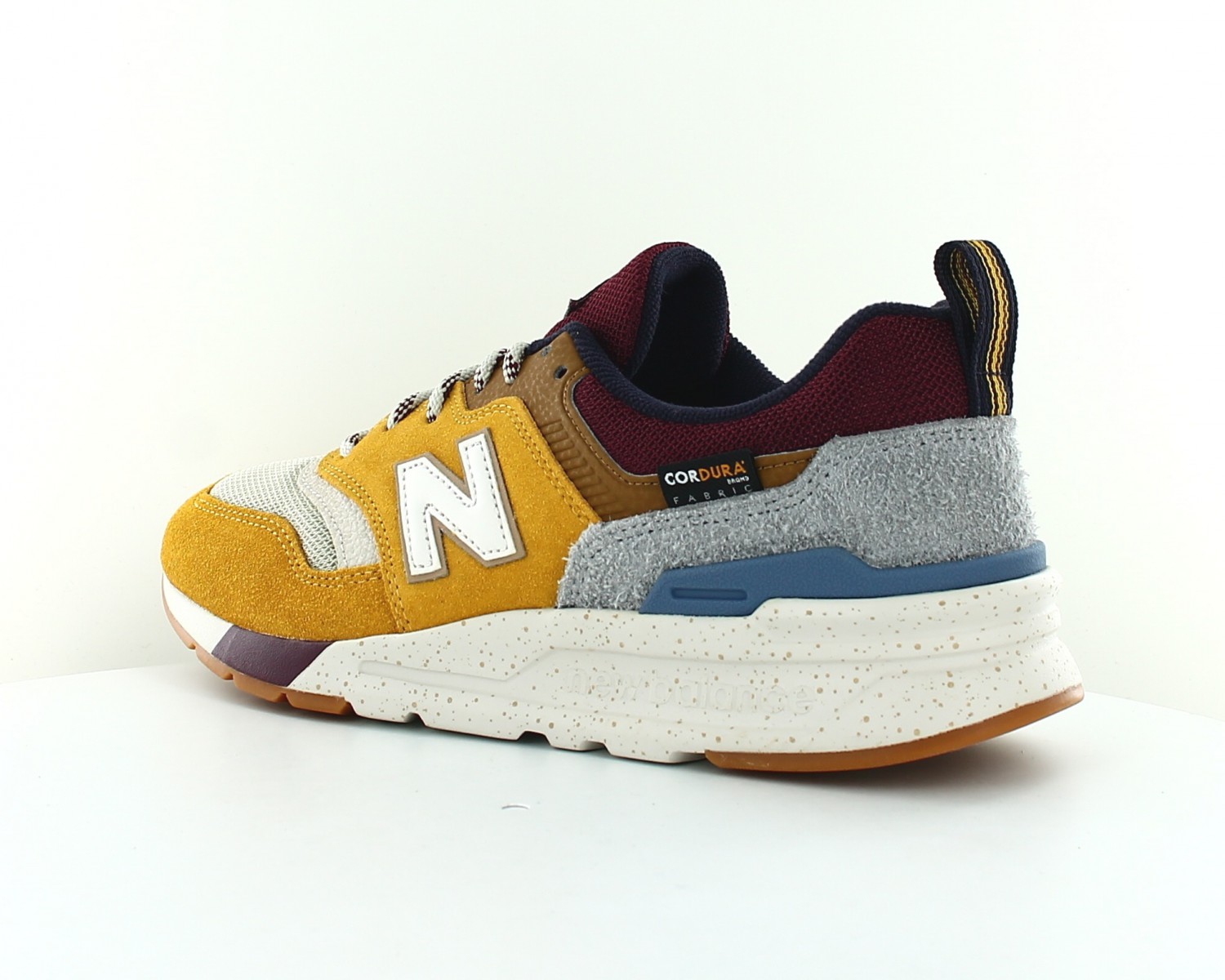 new balance bordeaux et jaune