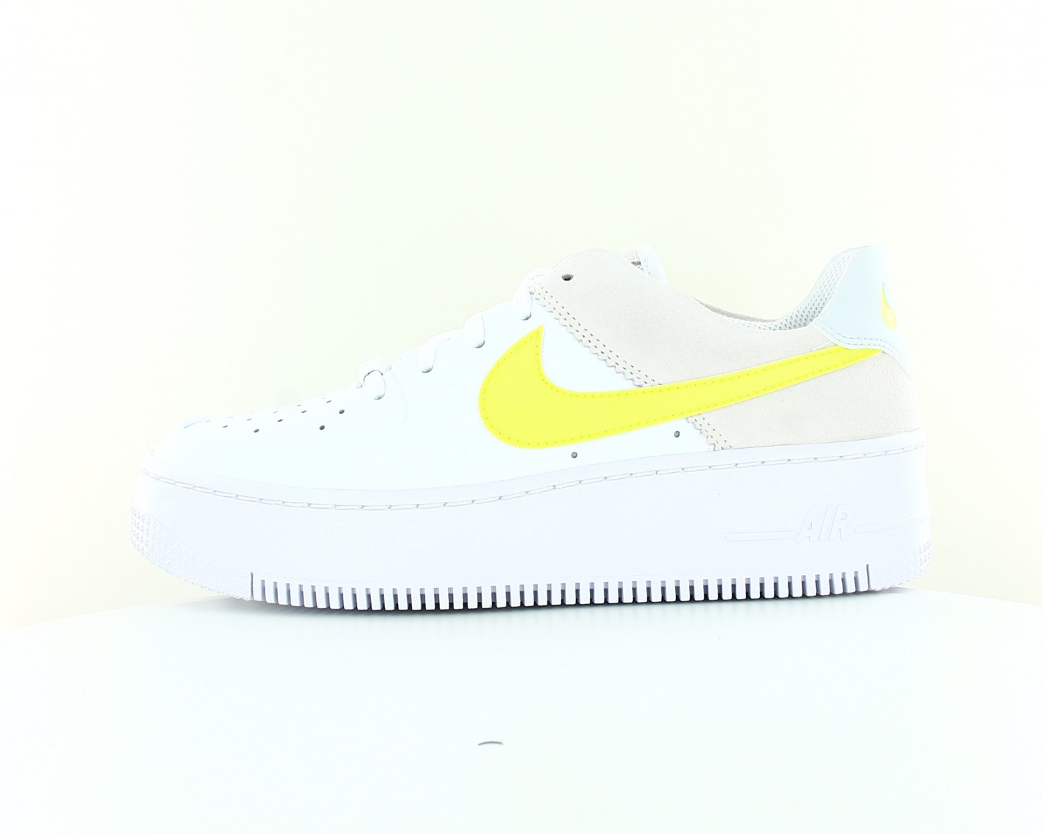 nike air force one jaune