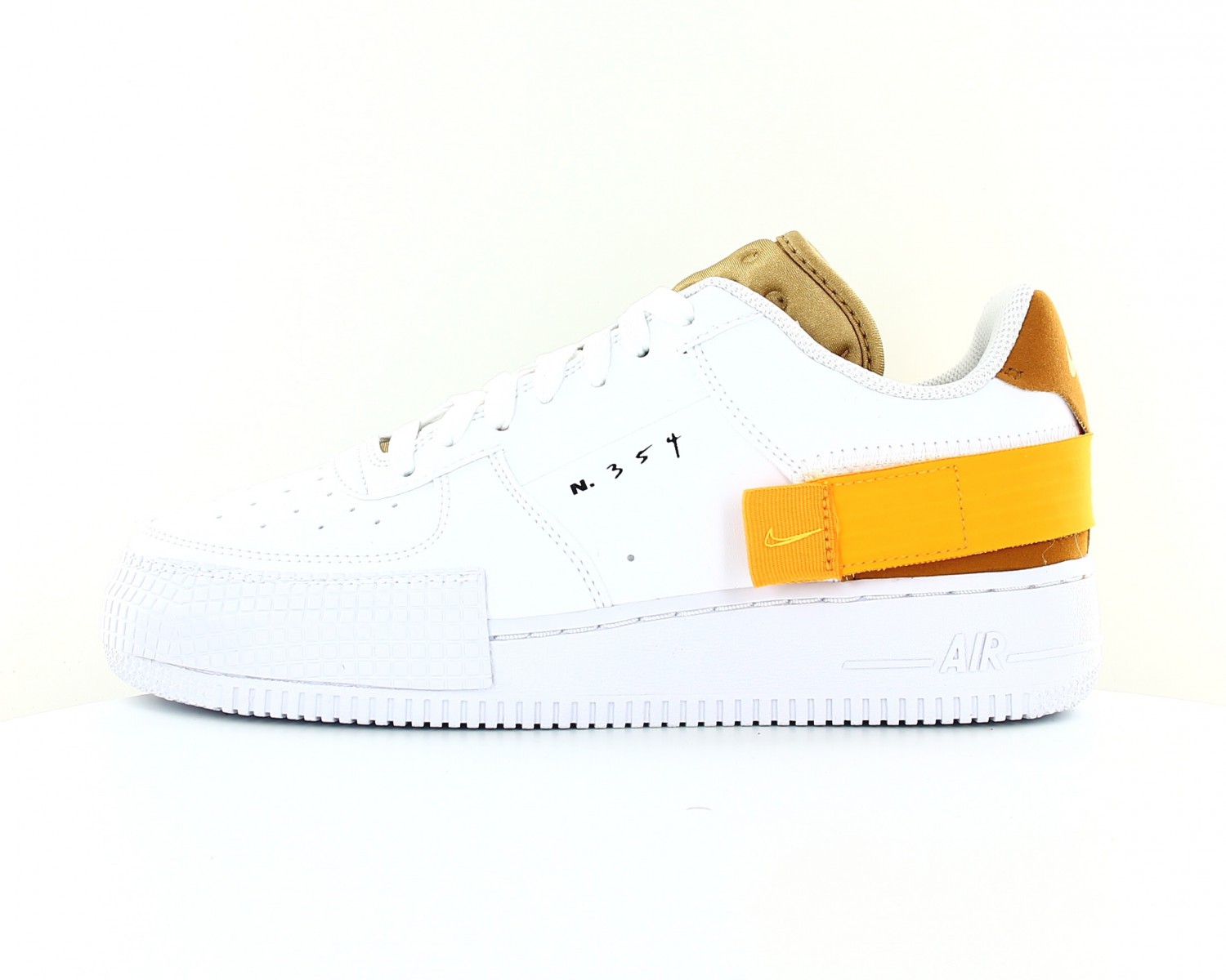 Nike Air Force 1 type Blanc jaune or AT7859 100