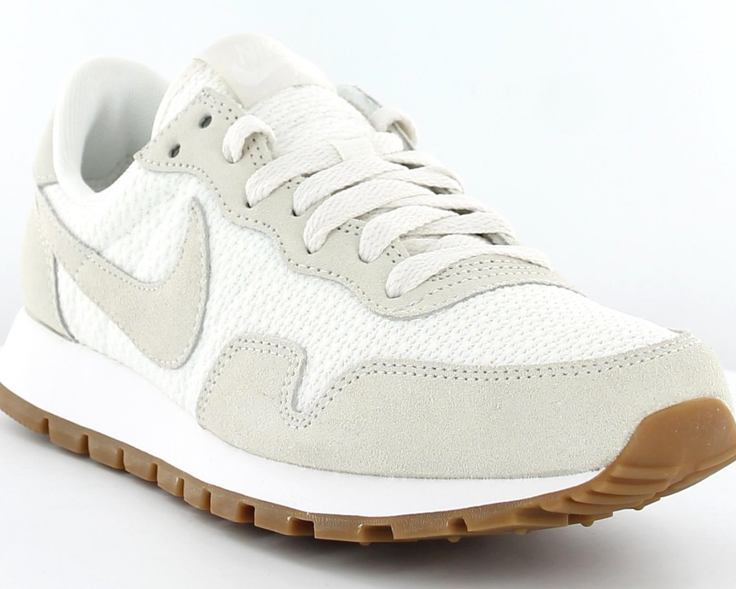 nike pegasus beige