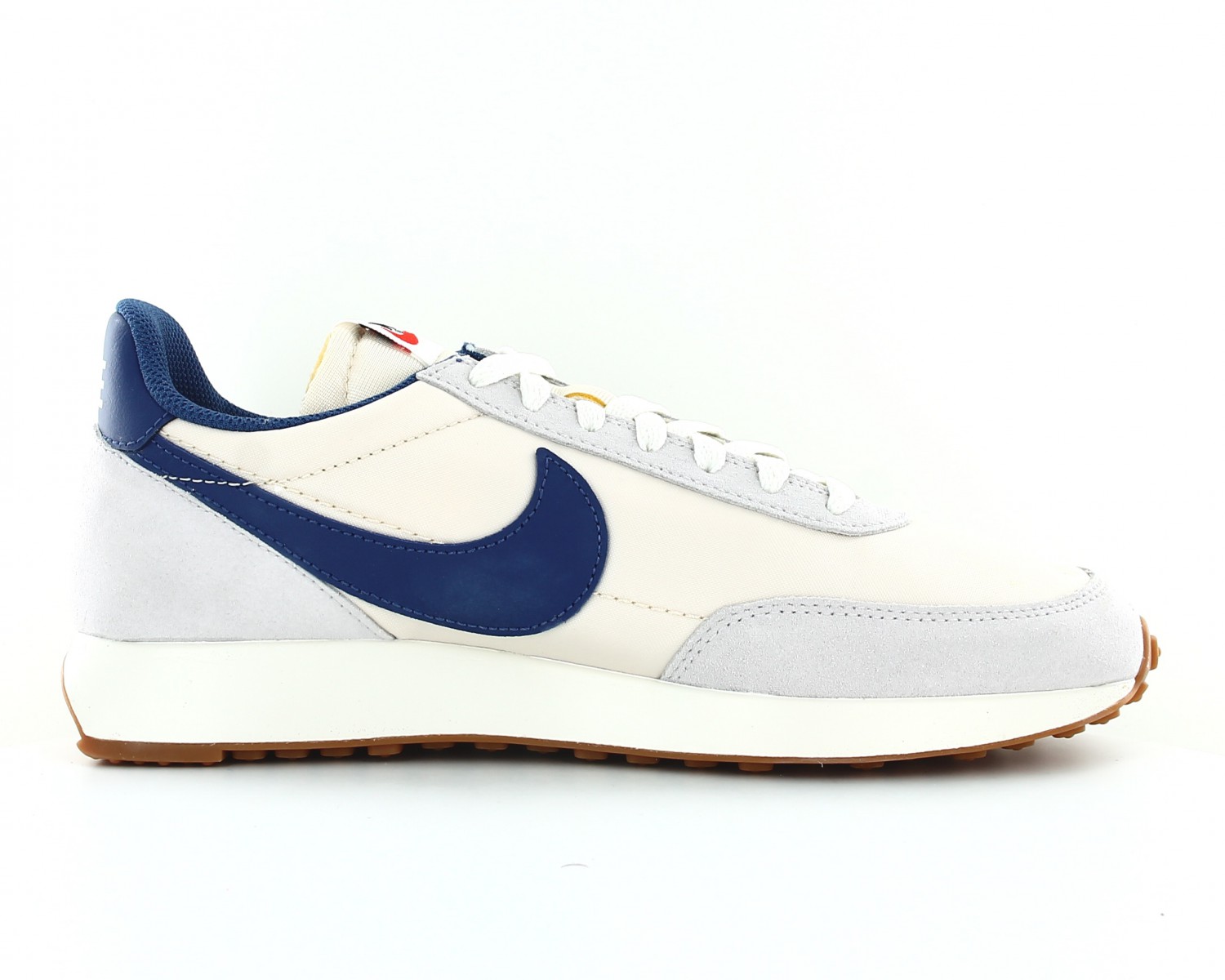 Nike 79 tailwind top