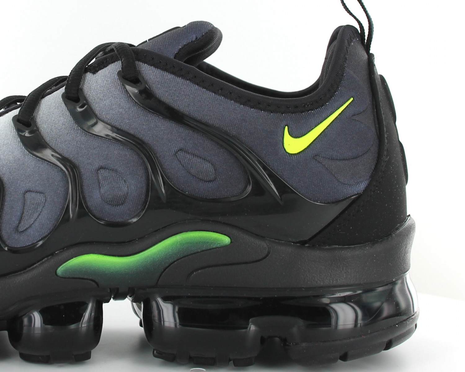 nike air vapor max plus volt