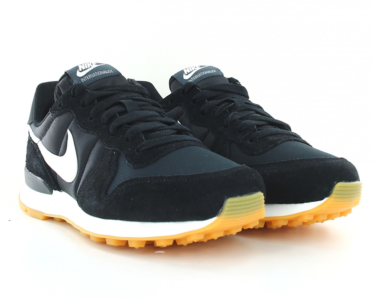nike internationalist noir