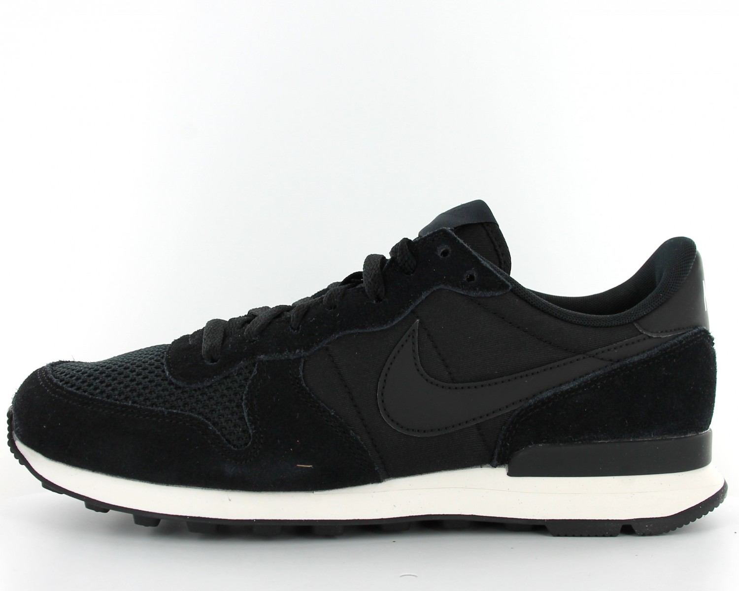 nike internationalist noir