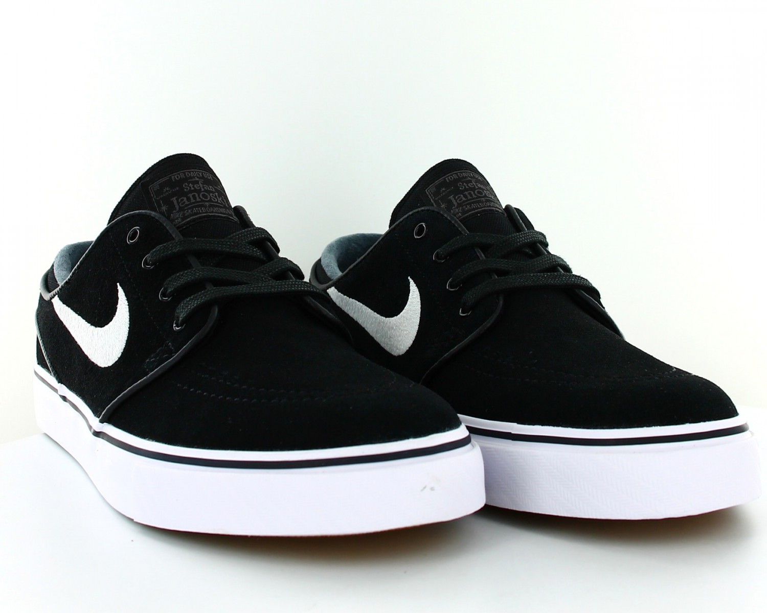 nike janoski noir et blanche
