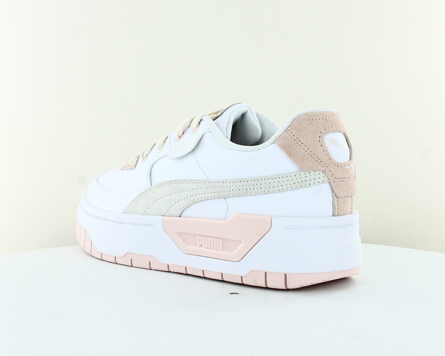 Puma cali blanche et rose 2025