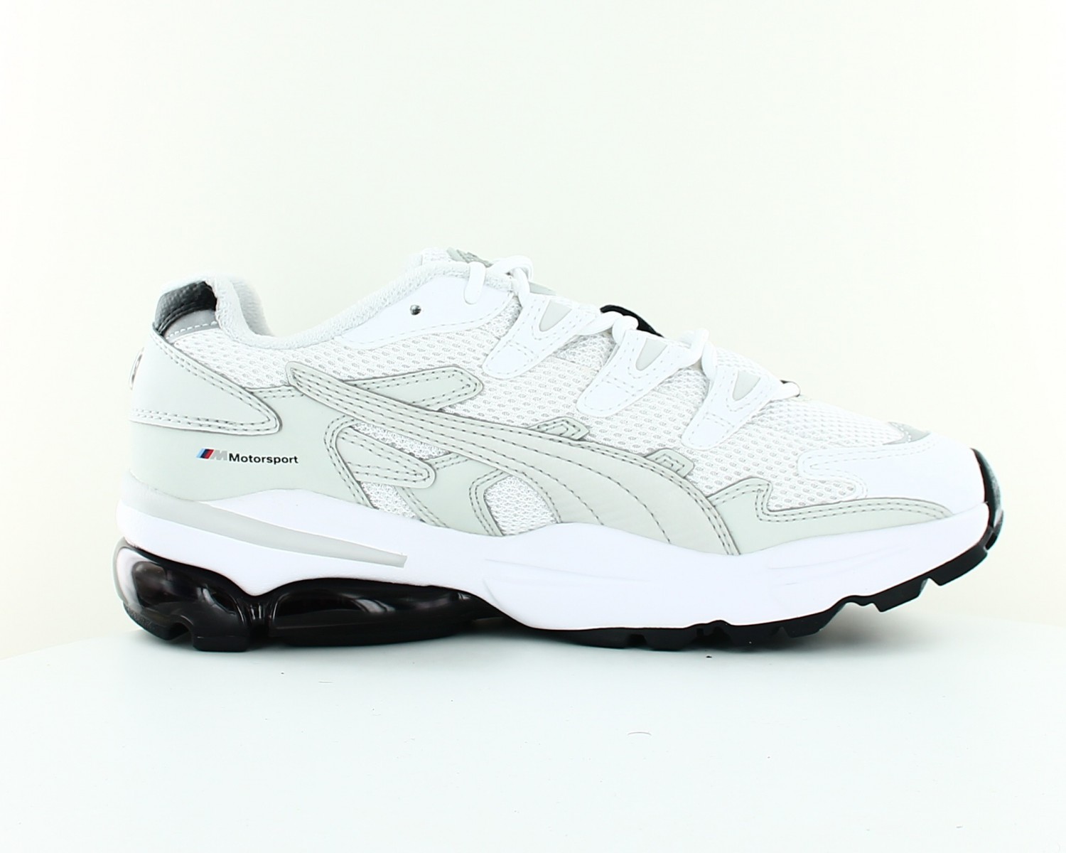 puma blanche et grise