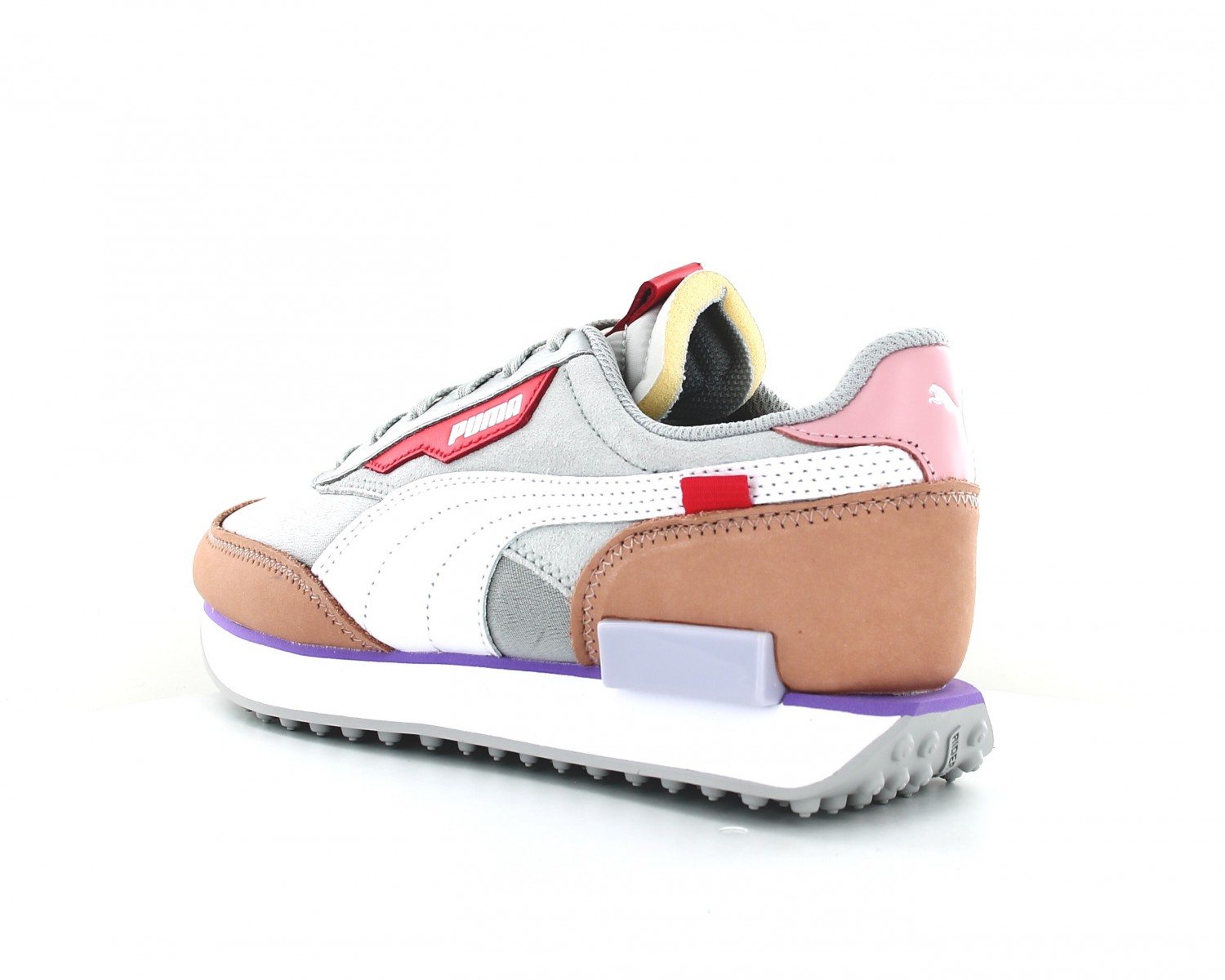 puma blanche et marron