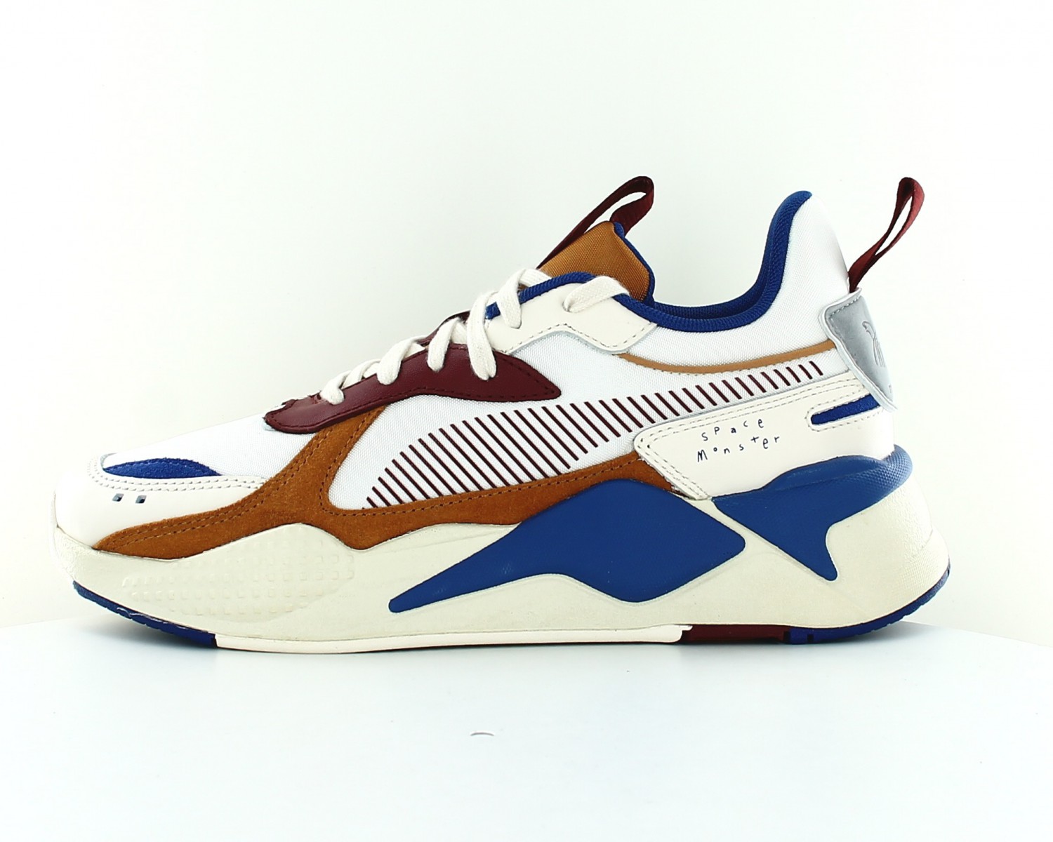 puma blanche et marron