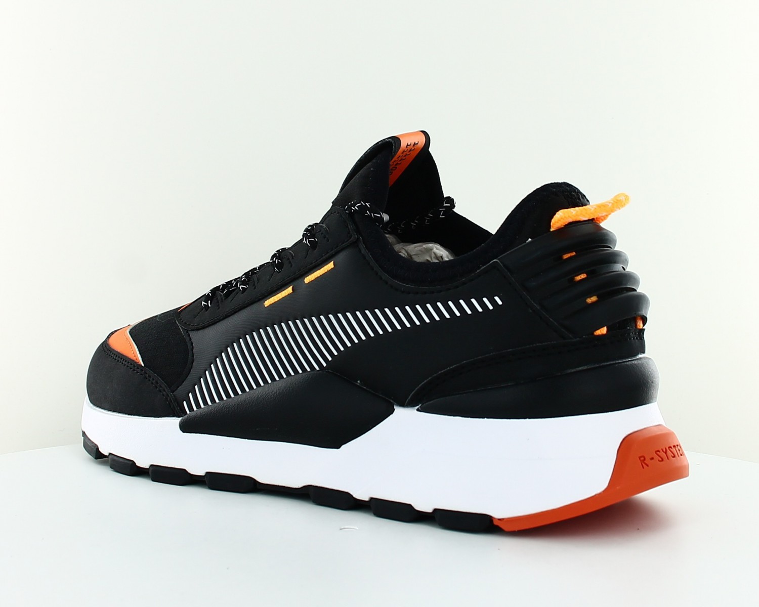 puma noir et orange